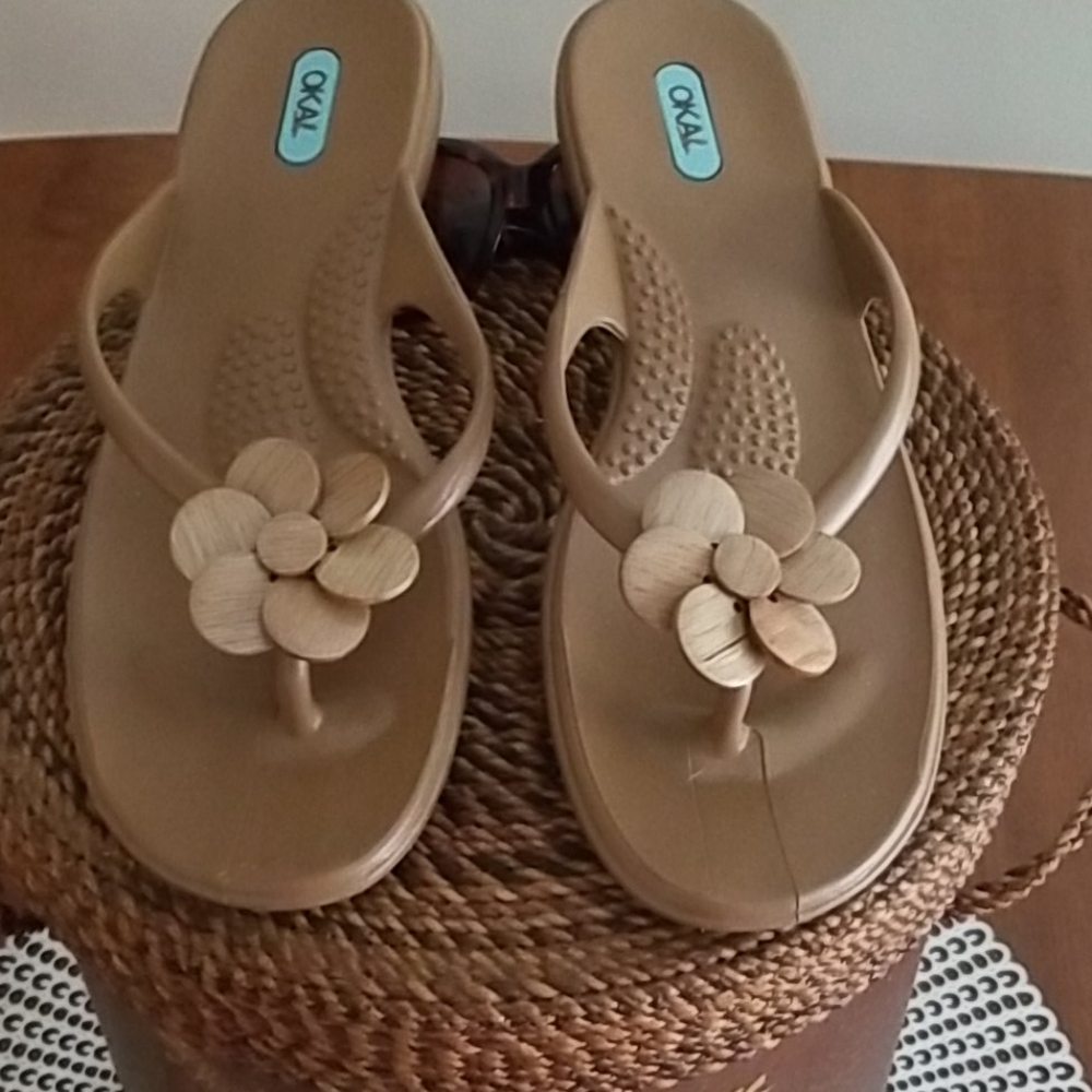 Sandles